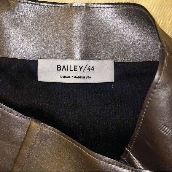 XS Bailey 44 Metallic Grey or Silver “Chew The Scenery” Mini Skirt Stretch Sexy - Picture 4 of 6